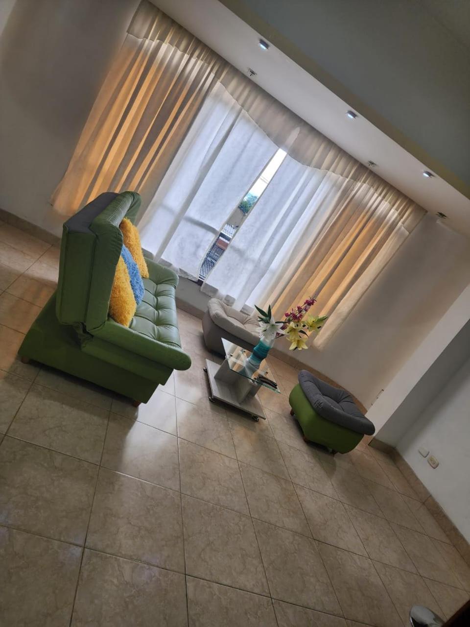 Fantastico Apto Completo En El Centro De Pereira Villa Luaran gambar