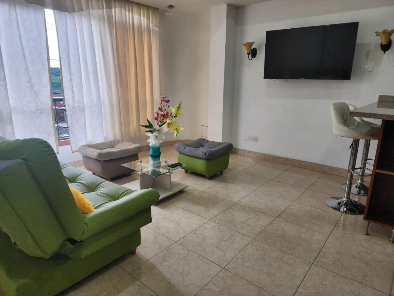 Fantastico Apto Completo En El Centro De Pereira Villa Luaran gambar